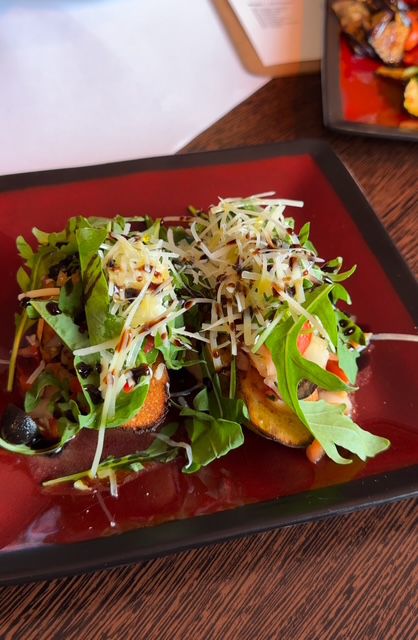 Bruschetta mit frischem Rucola und Parmesan im Restaurant Da Paolo 2 in Dortmund