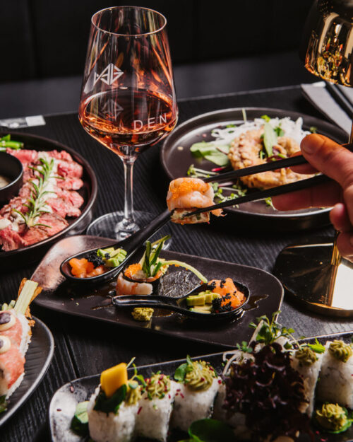 Feines Sushi-Dining mit edlen Gerichten und Roséwein im DEN Restaurant Düsseldorf