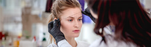 Microblading für die Augenbrauen mit Nachbehandlung