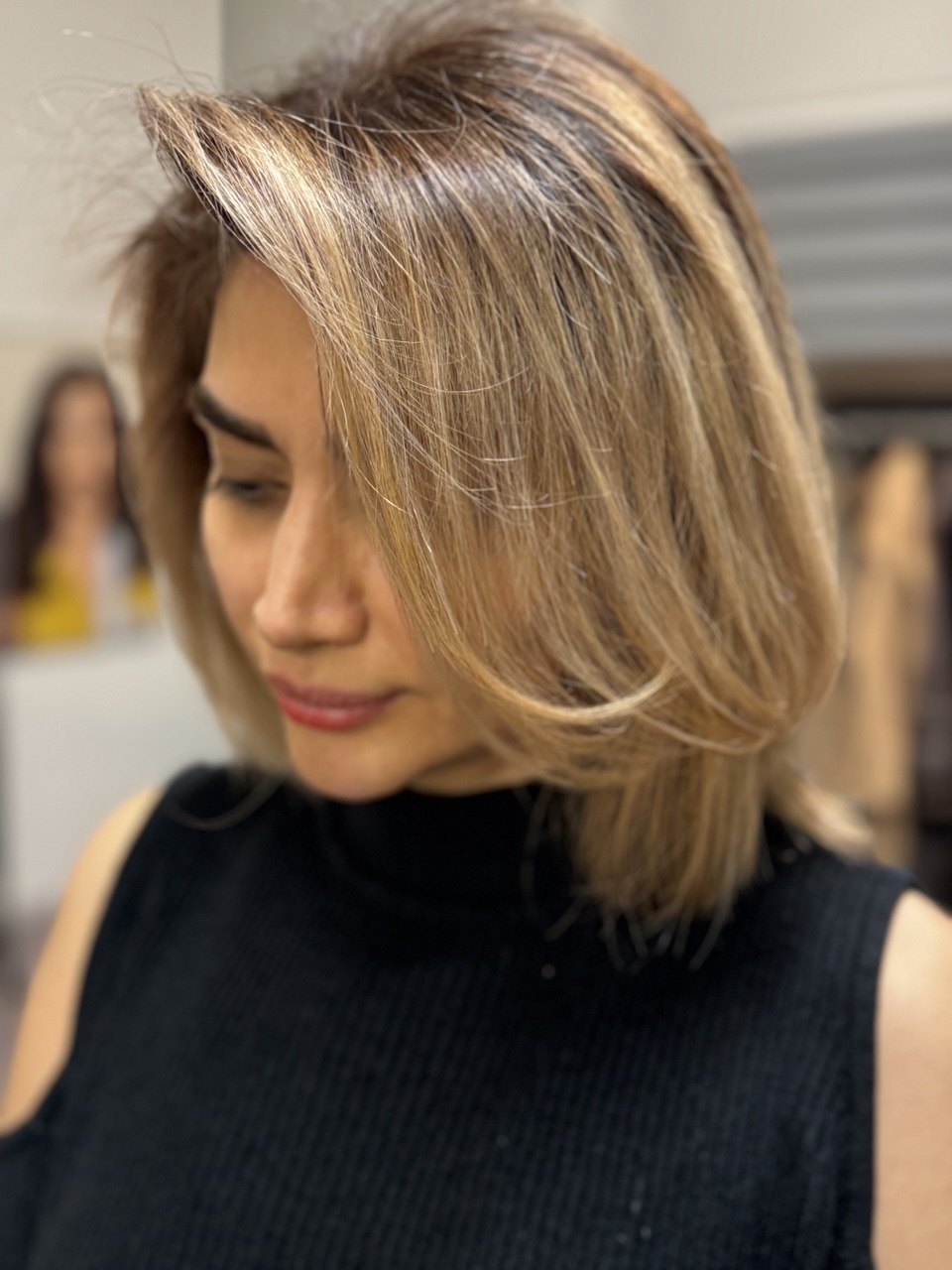 sunny-friseursalon-frankfurt-haarschnitt-schulterlang.