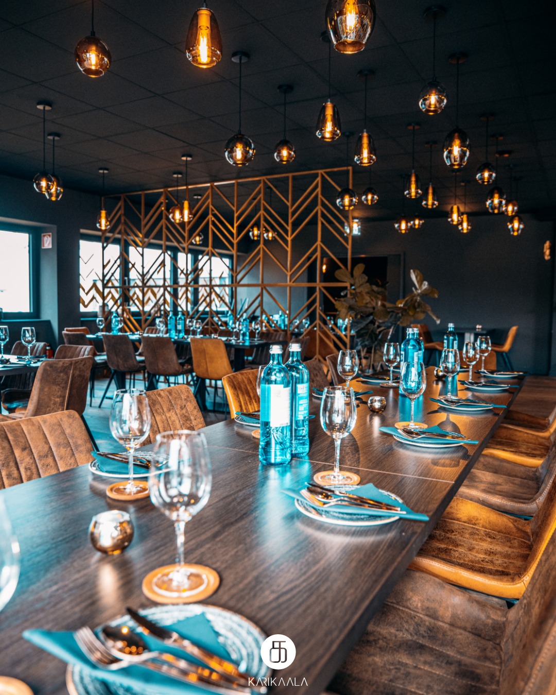Modern eingerichtetes Restaurant Karikaala in Lohmar mit stilvollem Ambiente
