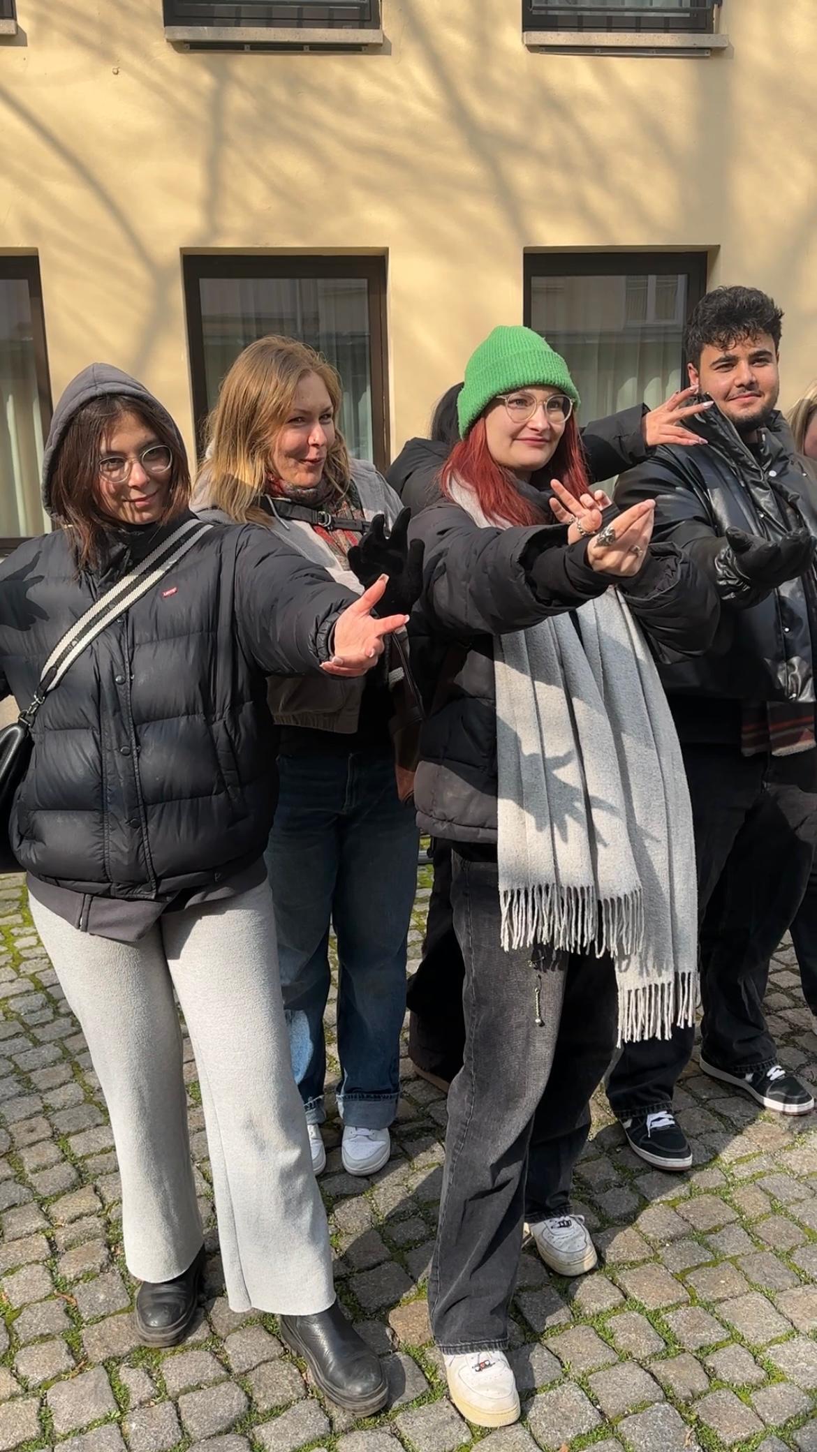 Gruppe in Action bei der Outdoor Escape Tour vom Maranja Adventure Club in Berlin