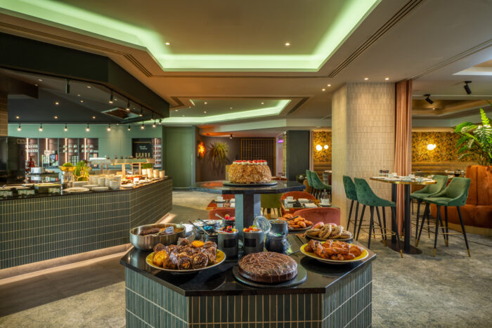 Frühstücksbuffet mit Heißgetränken, Säften & Sekt – Bild 2