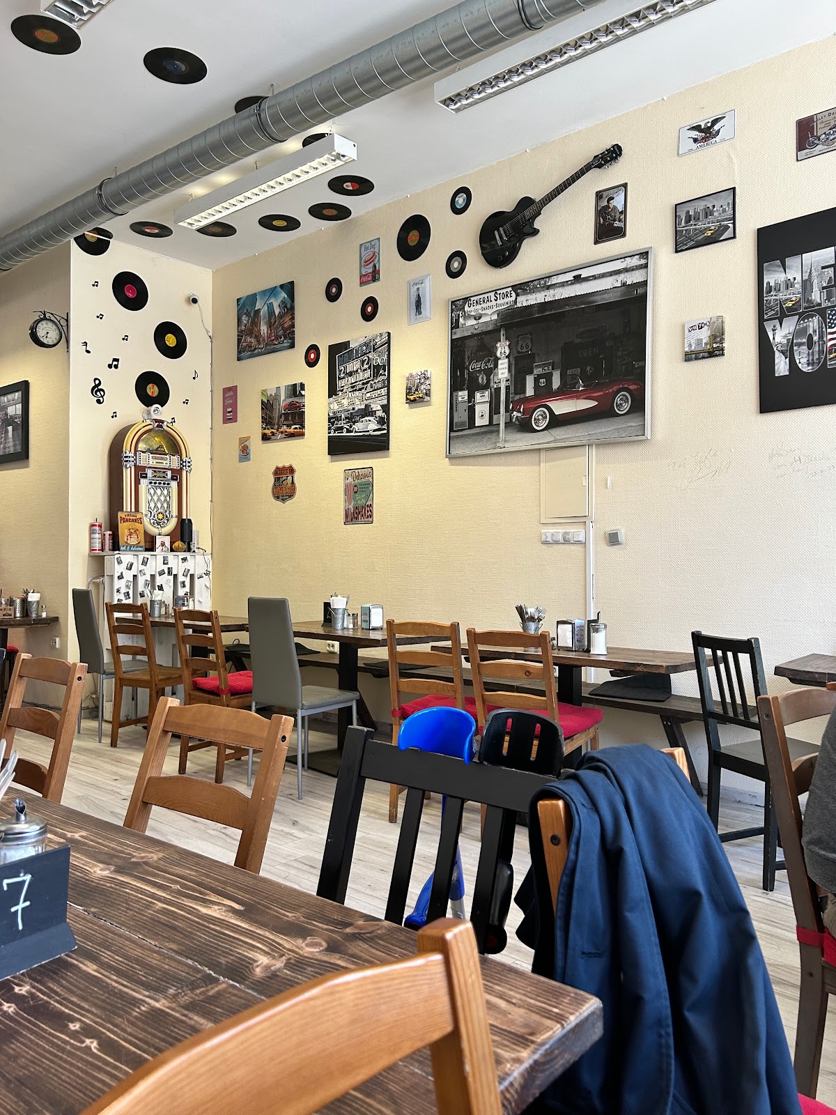 American Pancakes & Getränk für 2 Personen – Bild 3