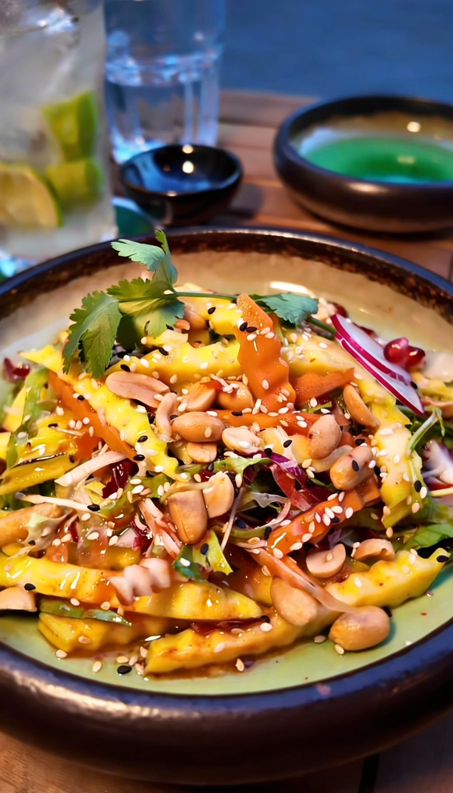 2 Wok Gerichte & hausgemachte Drinks nach Wahl – Bild 4