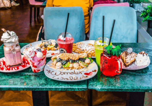 2 Wonderwaffeln mit Heißgetränken