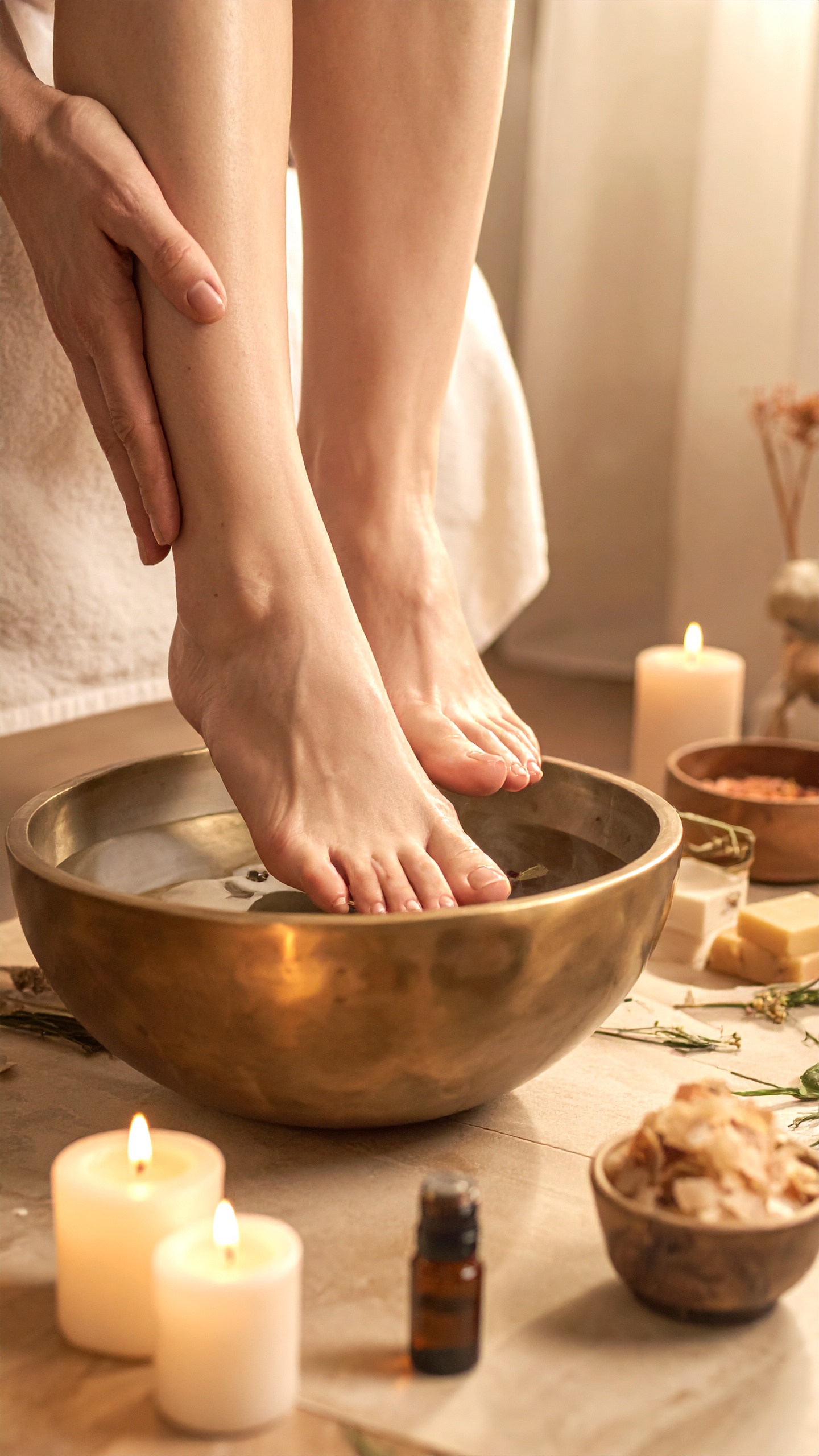 Wellness Massage mit Hand & Fußpflege – Bild 2