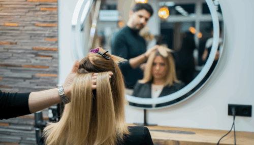 Waschen, Schneiden,  Föhnen & SOS Treatment