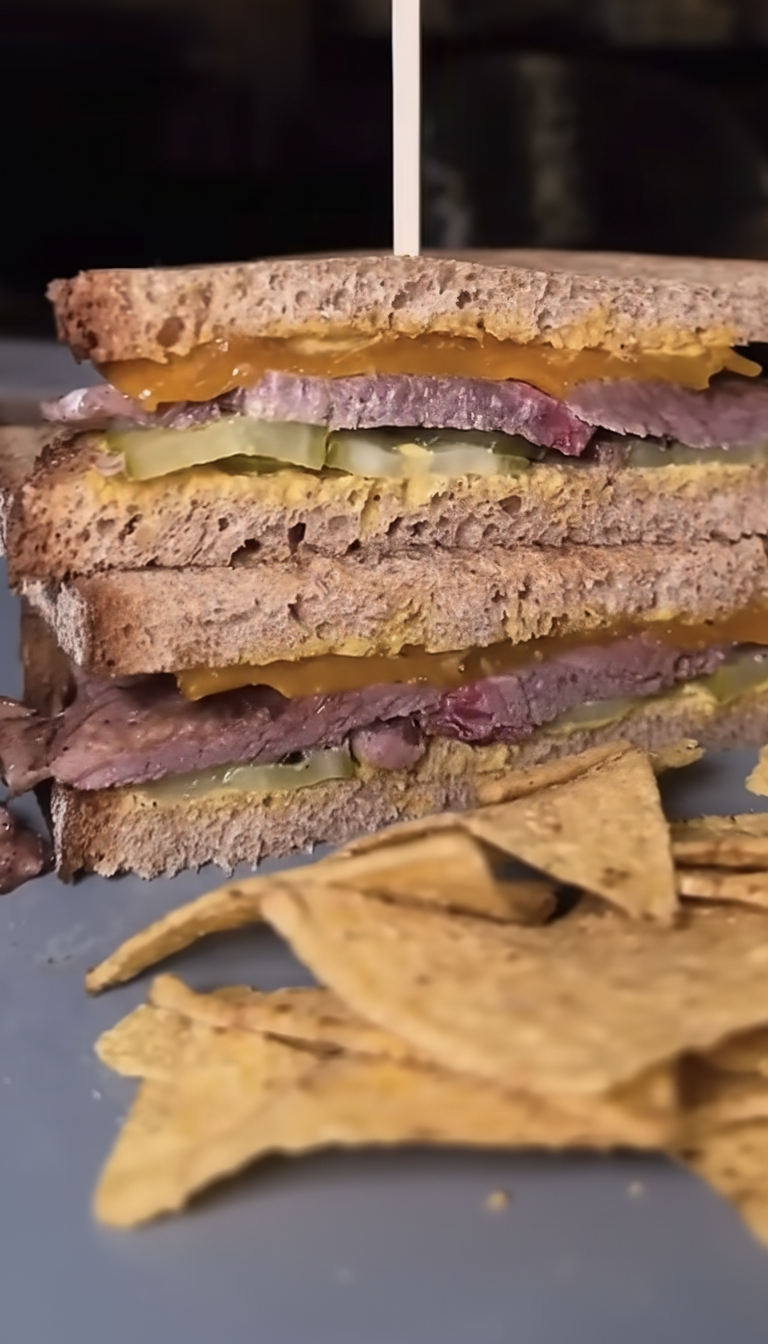 Pastrami Burger, Sandwich & Bowl – Bild 3