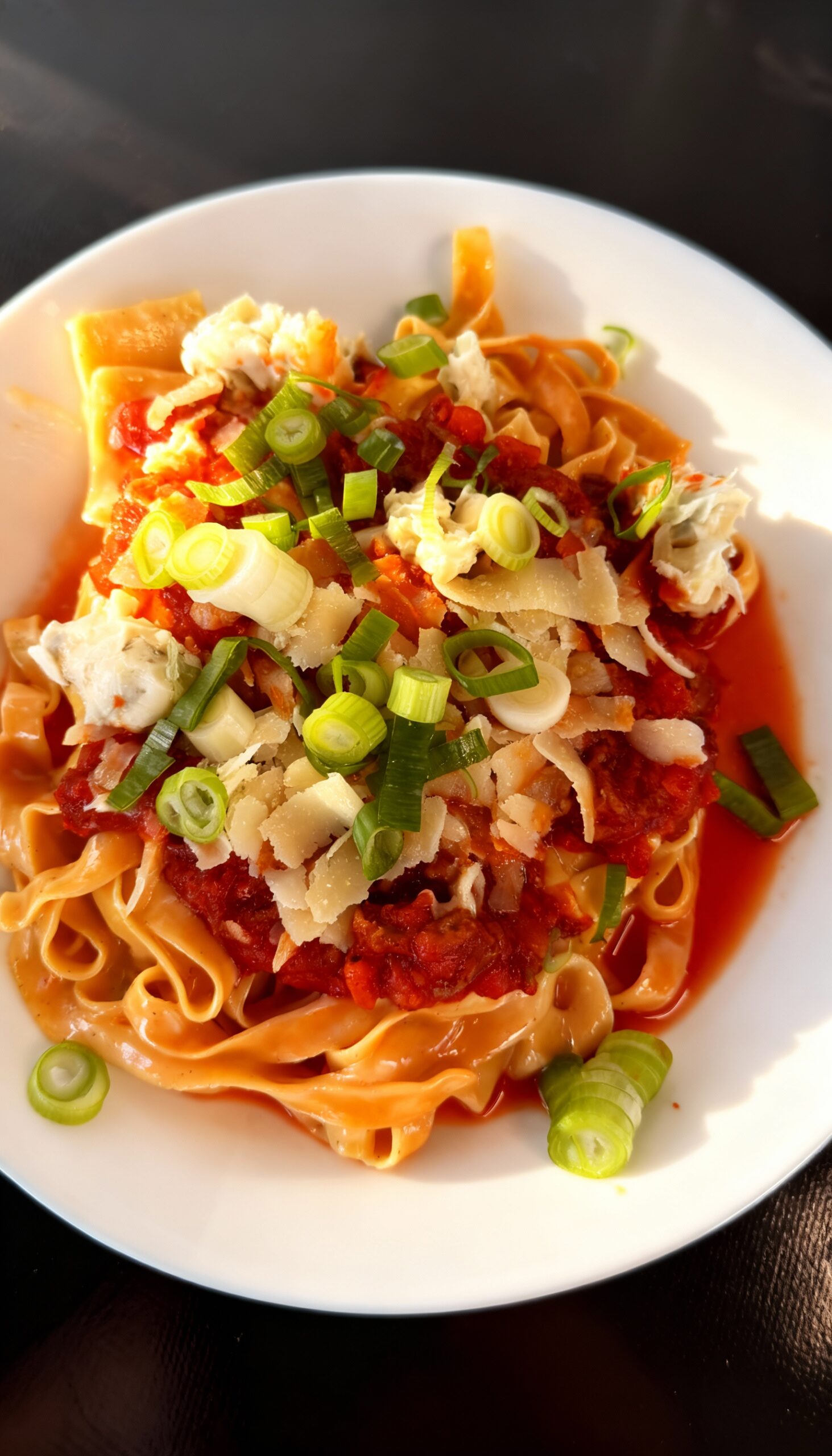 Pastamenü im Käselaib – Bild 4