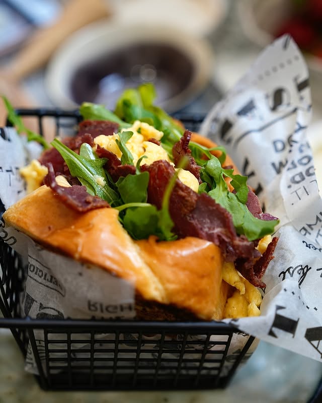 Egg Drop Sandwiches & Getränke für 2 Personen – Bild 3