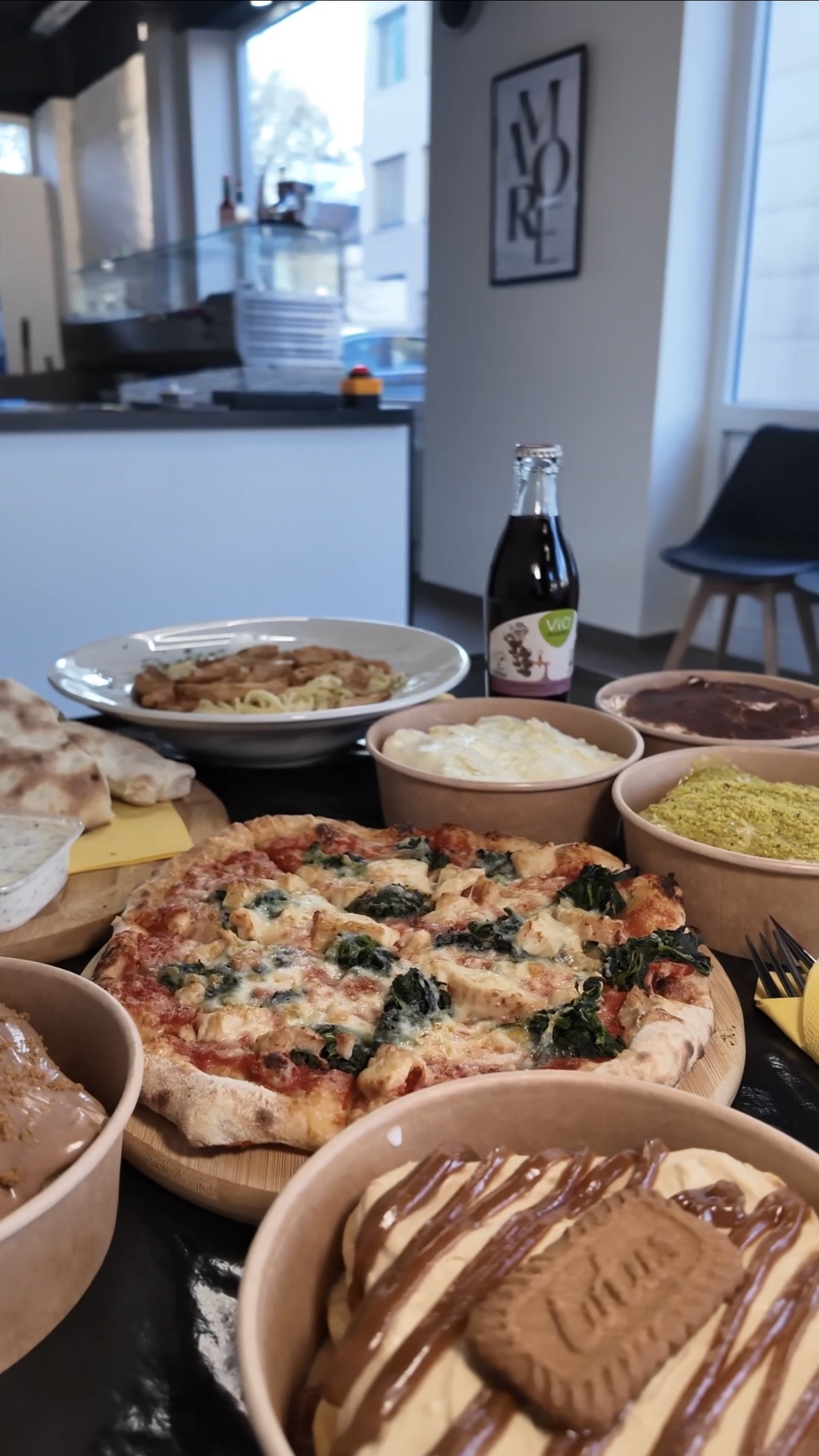 Pizza mit Dip & Tiramisu für 2 Personen – Bild 3
