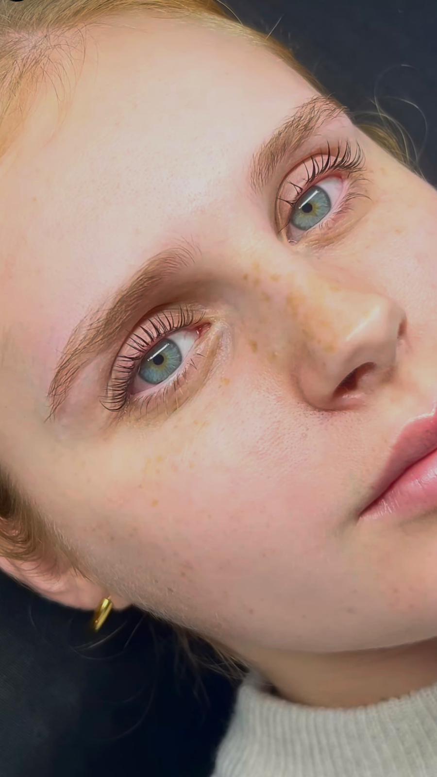 Wimpern- und Augenbrauenlifting – Bild 3