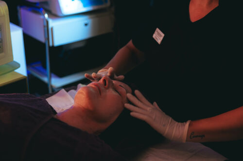 Gesichtsreinigung & Rückenbehandlung