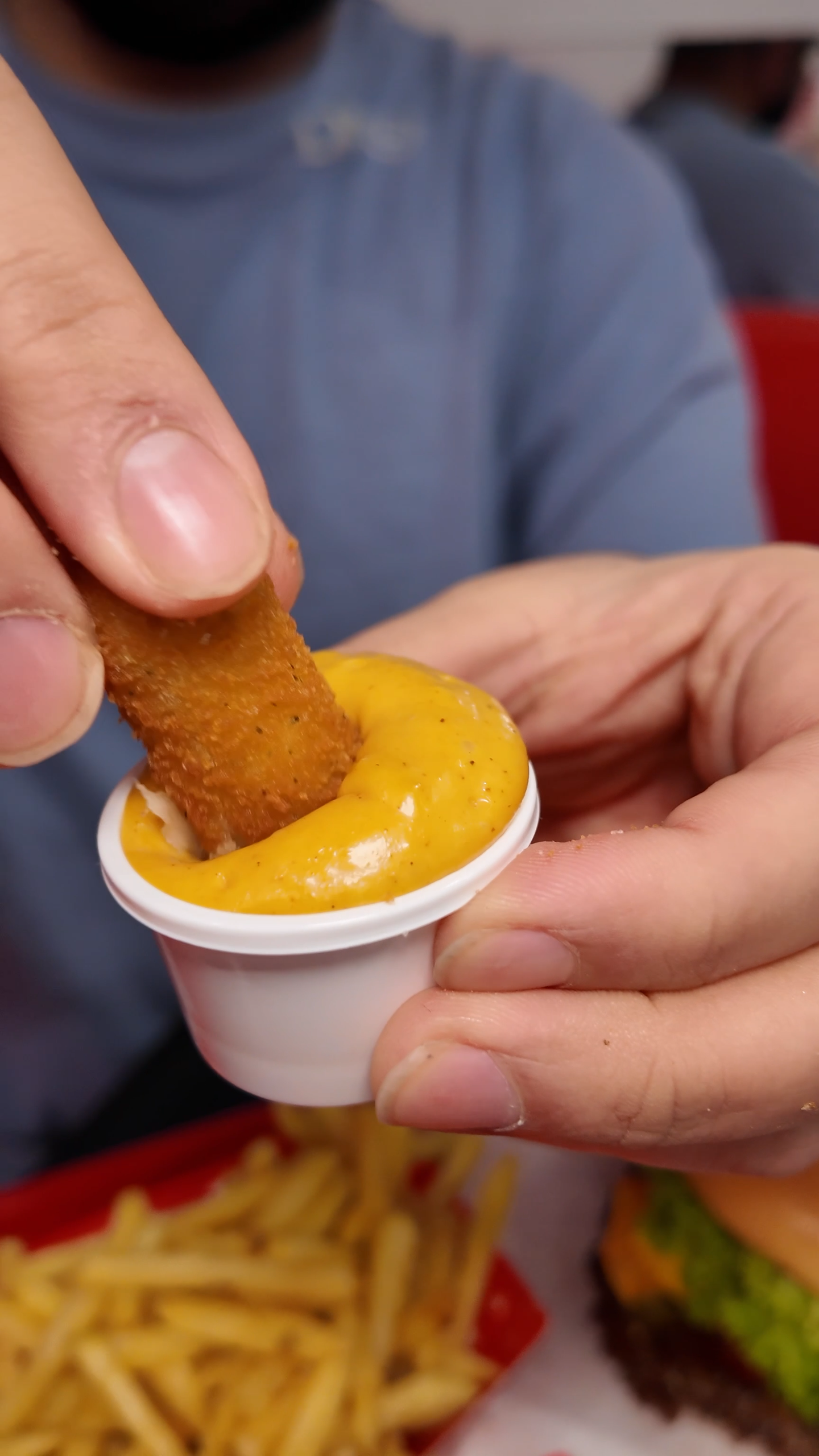 Burger Menü & Chilli Cheese Nuggets für 2 Personen – Bild 6