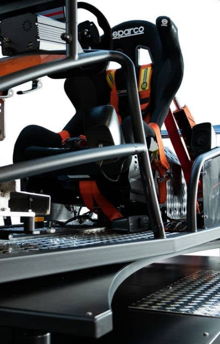 Rennsimulator fahren – Bild 3