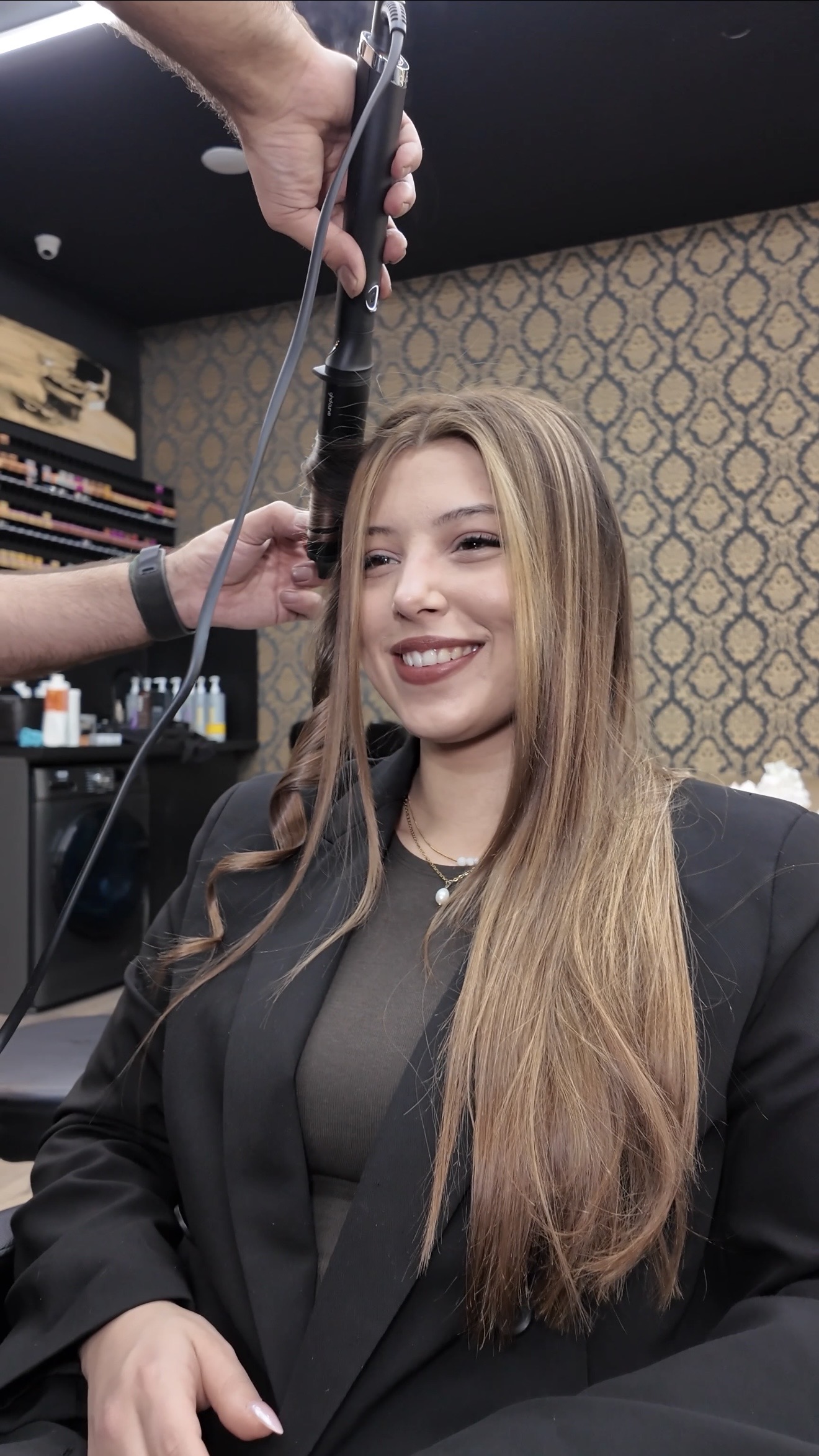 Balayage mit Glossing, Schnitt & Styling – Bild 4