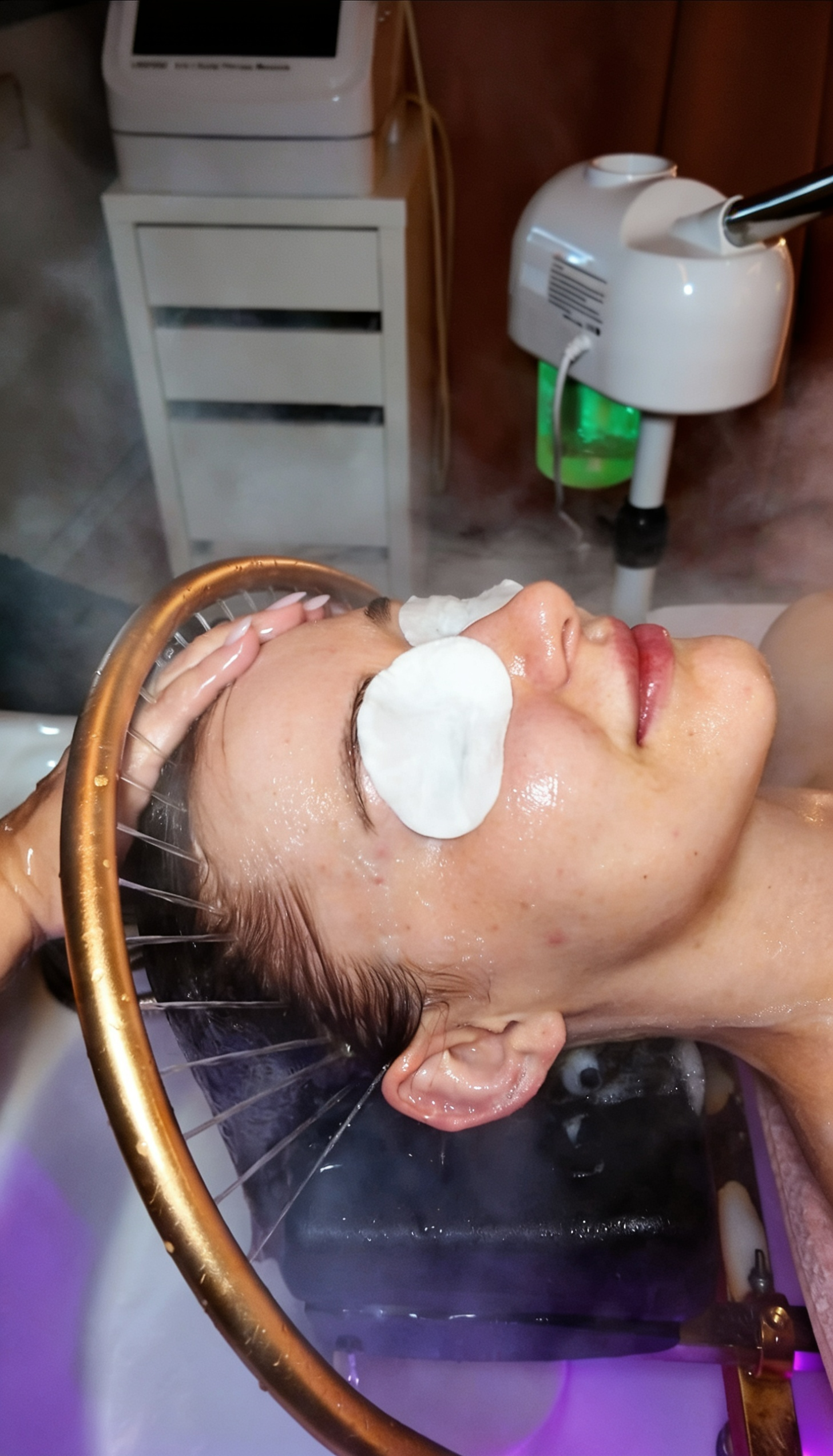 Head Spa Behandlung bei Lima Beauty Aachen – entspannendes Waterfall Ritual mit fließendem Wasser, Augenmaske und intensiver Kopfhautpflege