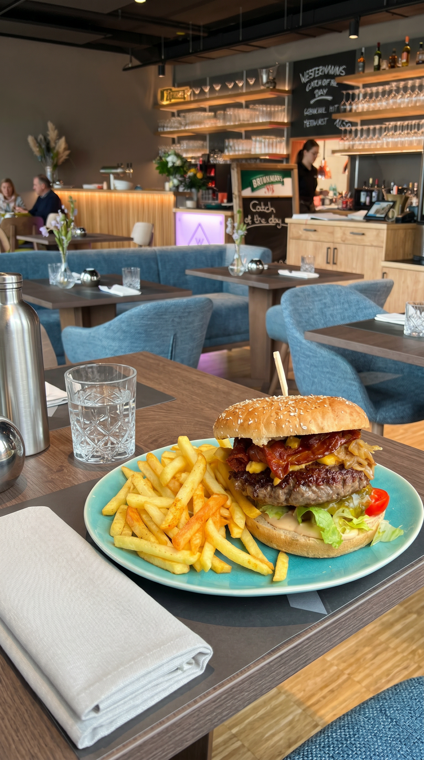 Burger Menü mit Salat – Bild 4