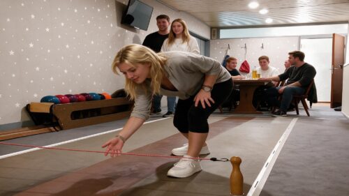 Kegeln oder Indoor-Tennis für bis zu 10 Personen