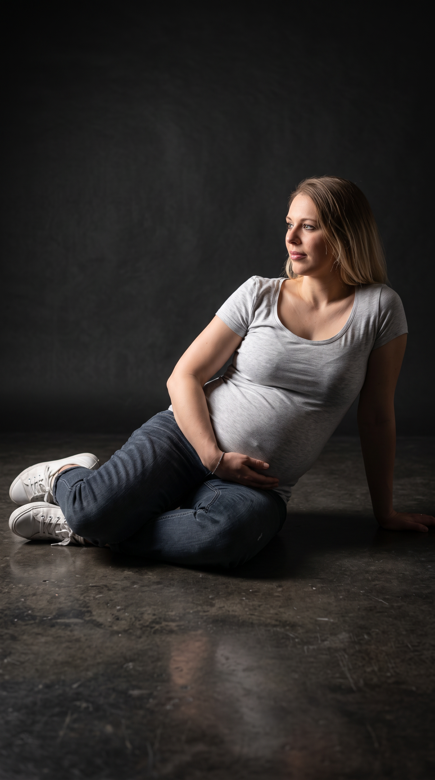 Babybauch Shooting mit Ausdruck – Bild 2