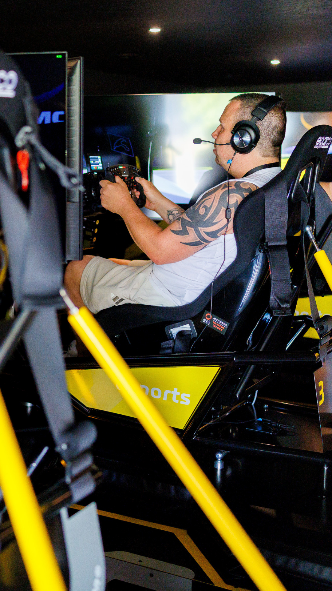 20 Min. Full-Motion Rennsimulator – Bild 2